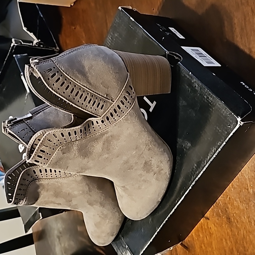 Torrid booties like new. Size 11.